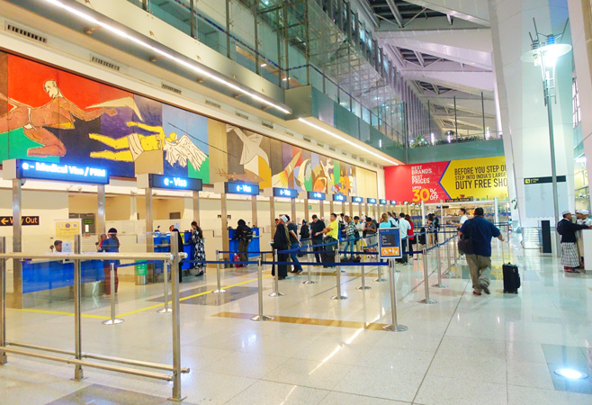 Which is better, India eVisa or regular visa?