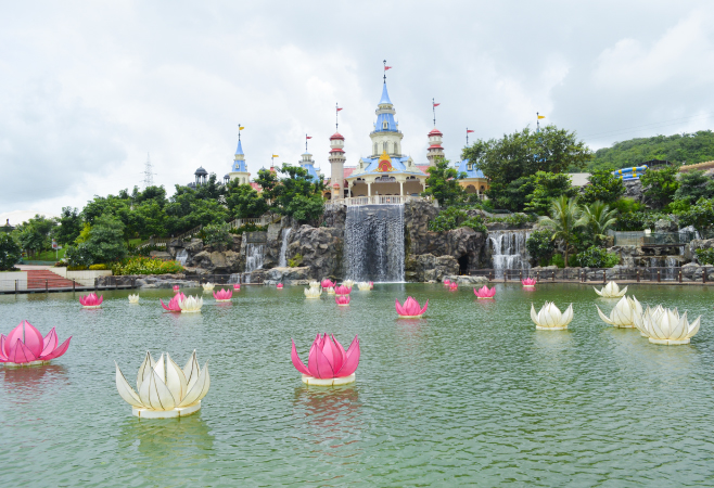 Discover Aqua Imagica, India's top water park, featuring over 16 world-class slides, a wave pool, and family-friendly attractions. Discover Aqua Imagica, India's top water park, featuring over 16 world-class slides, a wave pool, and family-friendly attractions.