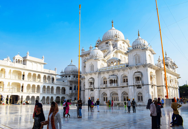 Takhat Shri Harimandir Ji Patna Sahib is one of the most sacred sites in Sikhism, holding the status of one of the five holy Takhts