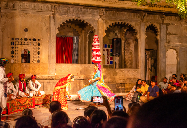 Bagore Ki Haveli, a majestic palace gracing the shores of Lake Pichola at Gangaur Ghat, is a must-visit on any Udaipur itinerary