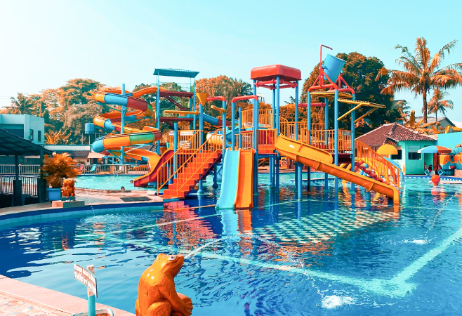 Boasting of several small and large pools and featuring speed modulated slides, pool waves, lazy river, etc., the park is a big hit among the kids and the adults Boasting of several small and large pools and featuring speed modulated slides, pool waves, lazy river, etc., the park is a big hit among the kids and the adults