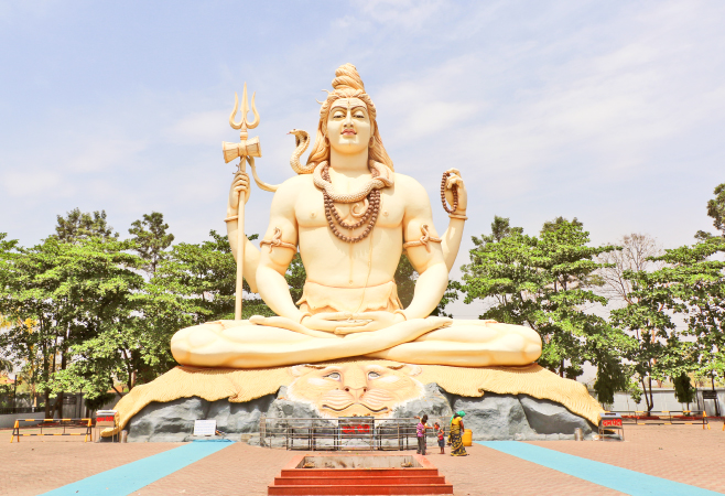 Kachnar City Shiva Temple is one of the must-visit attractions in Kachnar City