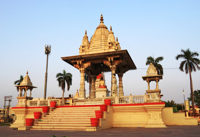 Tulsi Udyan is a serene garden in Ayodhya, named after Saint Tulsidas, with a statue, lush greenery, and trails, offering a tranquil ambience.