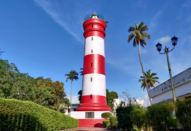 Alappuzha Lighthouse offers stunning panoramic views of the beach