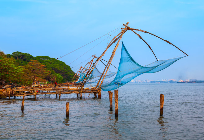 Chinese fishing nets are the most iconic and popular attractions of Kerala, peculiar to Kochi, located next to Fort Kochi.