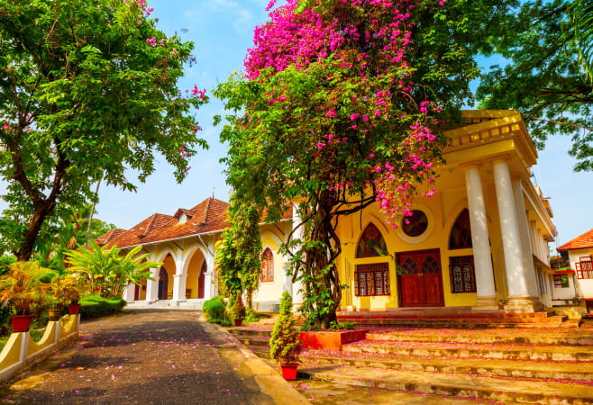 Steeped in history, culture, and beauty, this charming enclave called Fort Kochi offers an unforgettable experience to travelers.
