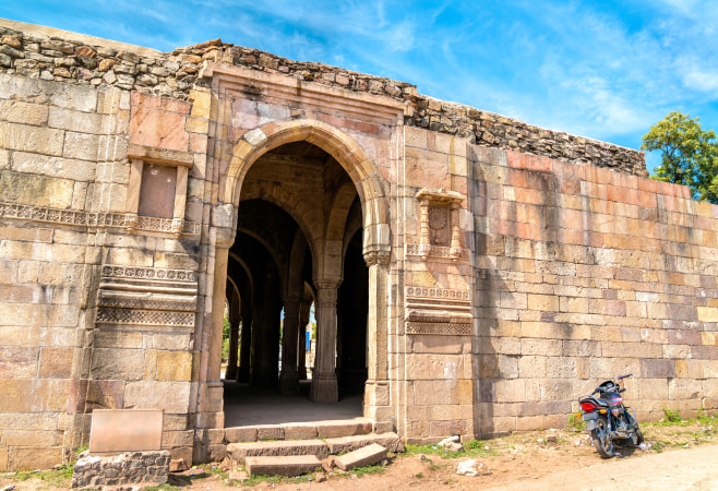 Mandvi Gate is a significant historical landmark in Vadodara, Gujarat, dating back to the era when the city was fortified