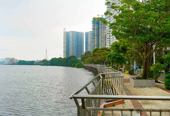 The picturesque area, built facing the backwaters, is the main hangout place for people inside and outside Kochi.
