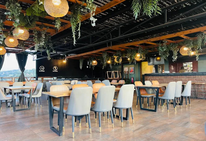 This place is known for roof top, cashless payments, outdoor seating, ambience was super cool, weekend brunch, good music