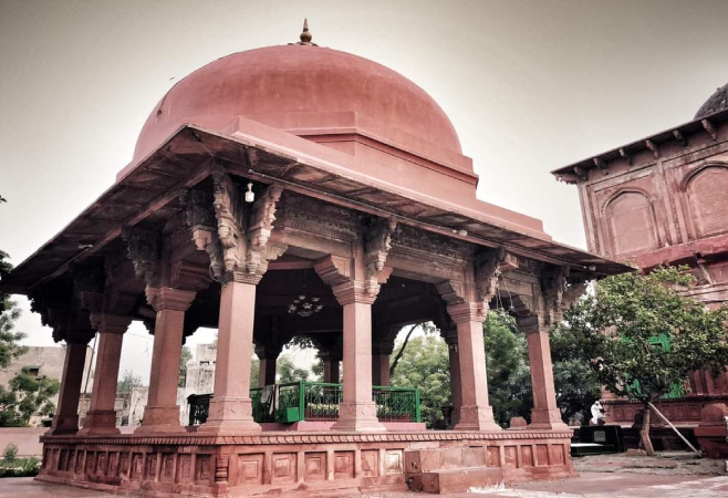 Shahpeer Mausoleum is one of the oldest sites in Meerut, adding to the rich cultural heritage of the city