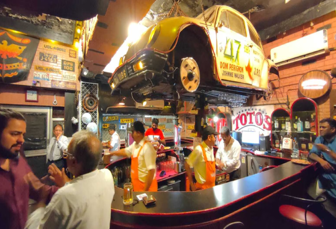 This place is known for rock music, good bartenders, unique ambience, great music, good crowd, and a cozy place.